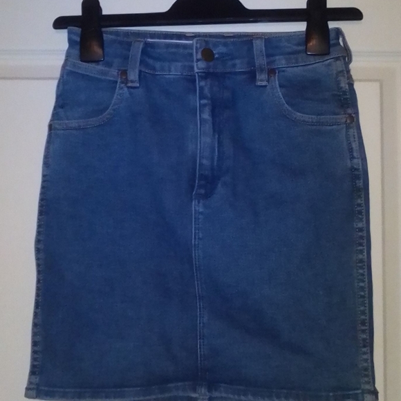 Wrangler Dresses & Skirts - Women's Wrangler Hi Mini Skirt Denim Size 8